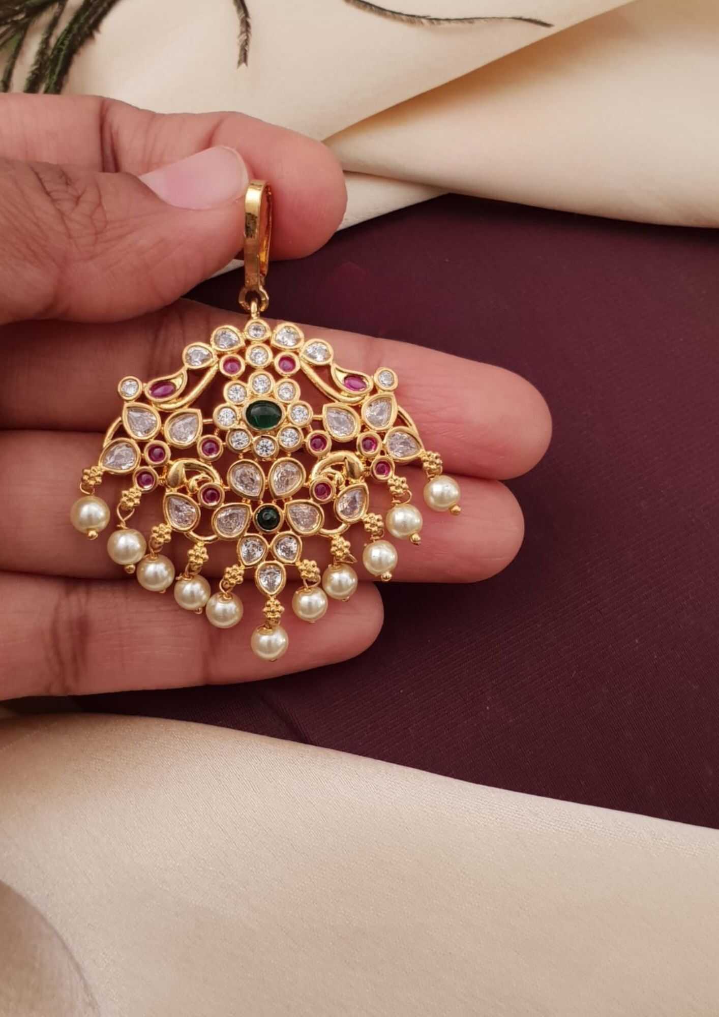 Kundan stone 18k gold platted mangtikka