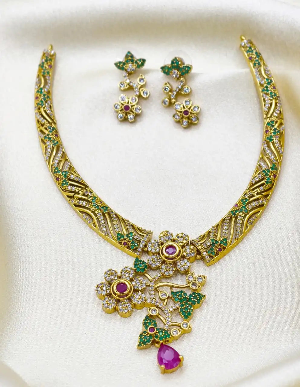 Kundan stones 18k gold plated necklace with earrings