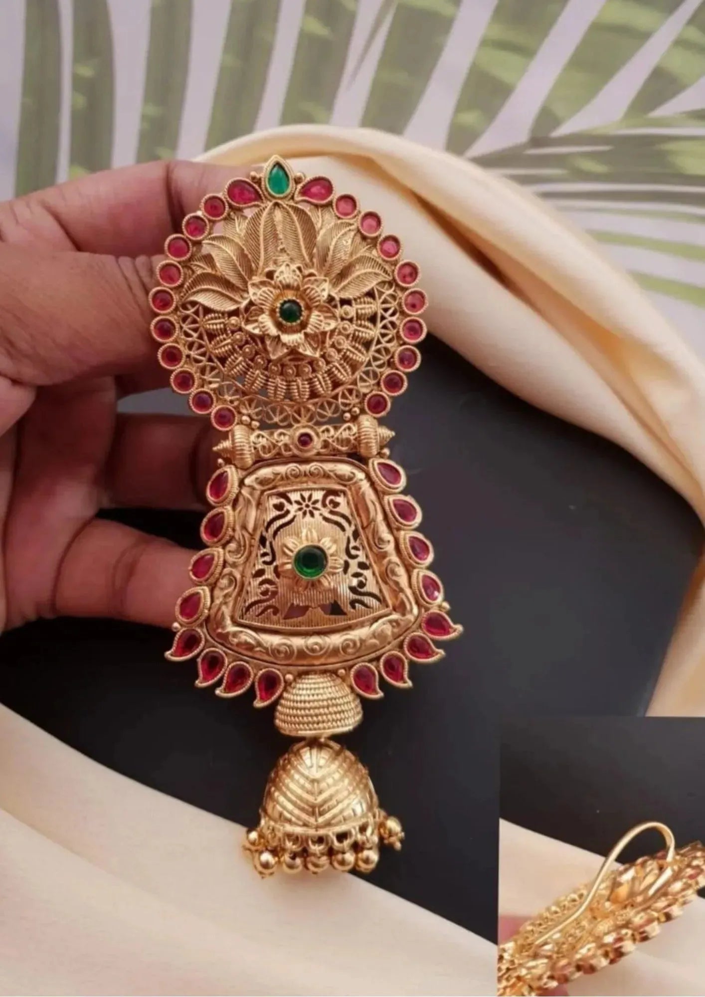 Kundan stones gold plated hair accessories