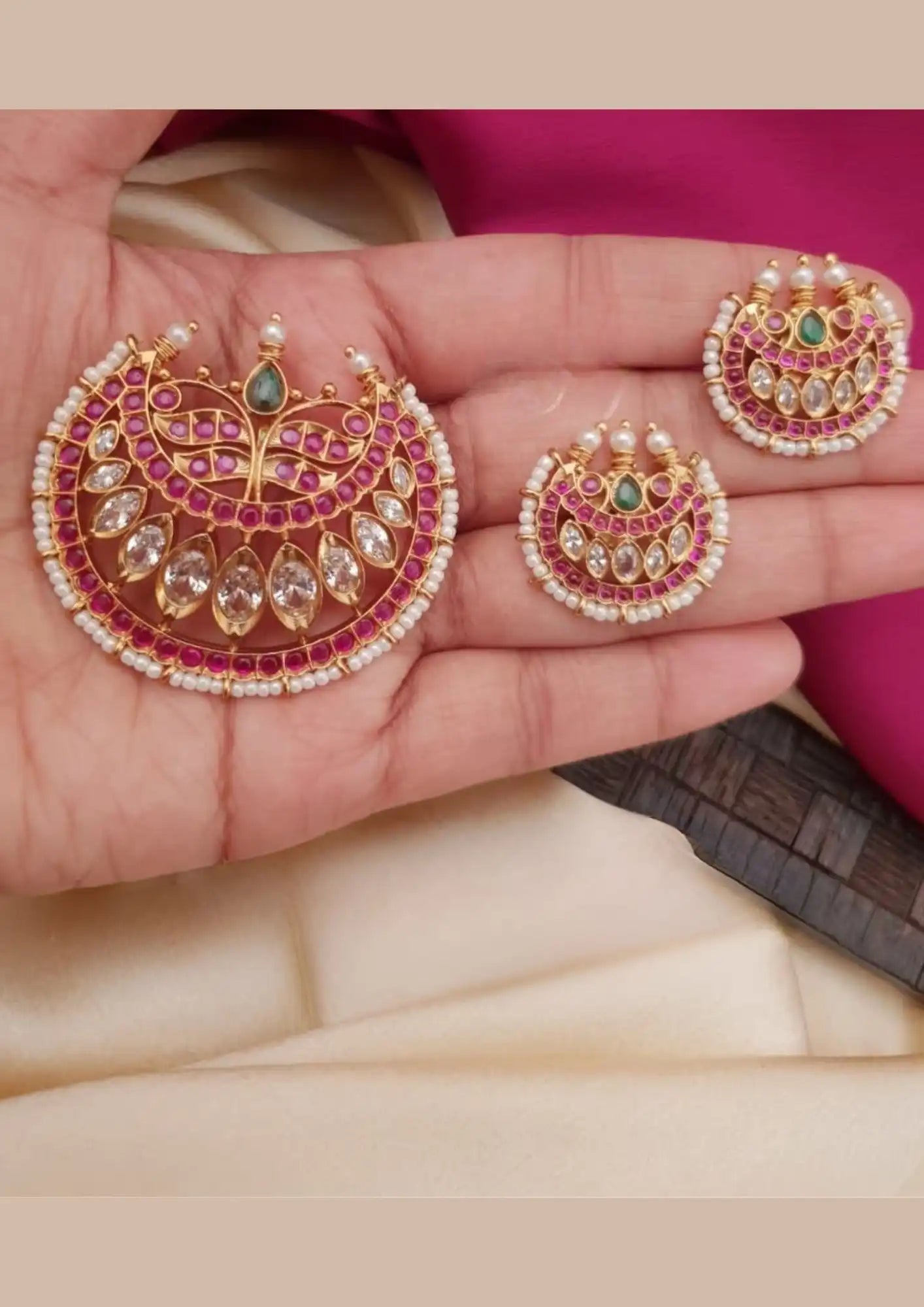 Kempu stones 18k gold platted pendent set with earrings